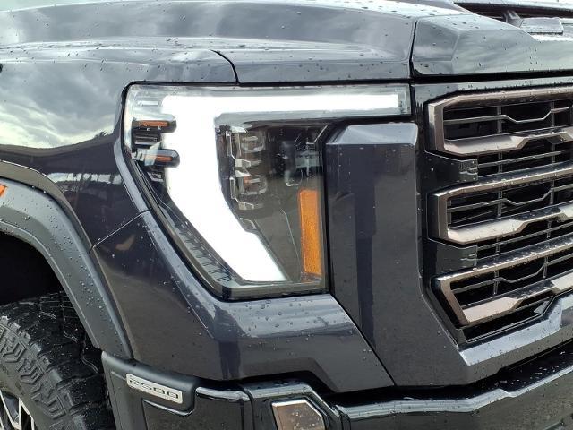 2024 GMC Sierra 2500HD 4WD Crew Cab Standard Bed AT4X
