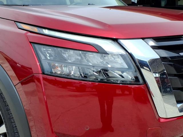 2025 Nissan Pathfinder Platinum FWD