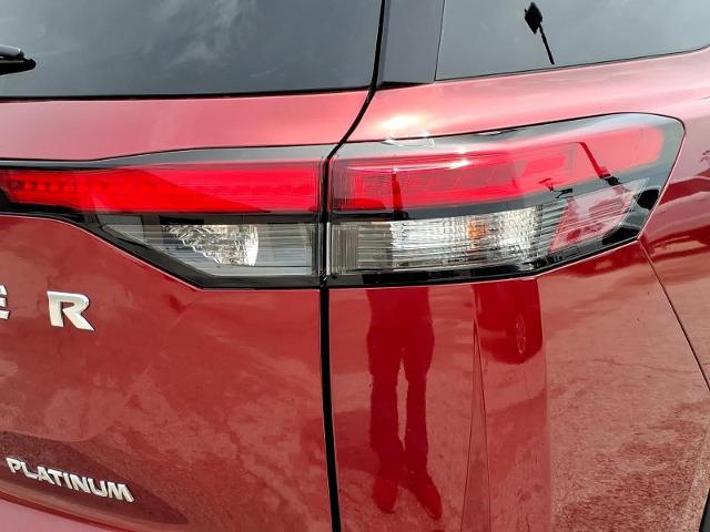2025 Nissan Pathfinder Platinum FWD