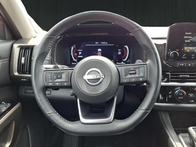 2025 Nissan Pathfinder Platinum FWD