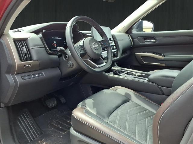 2025 Nissan Pathfinder Platinum FWD
