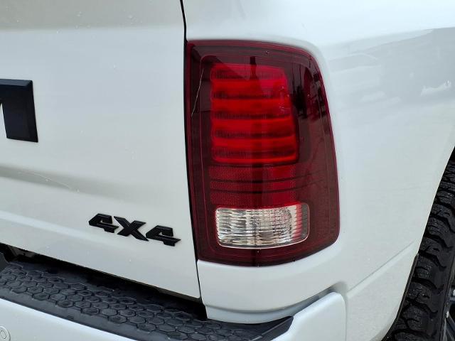 2017 Ram 1500 Night Crew Cab 4x4 5'7" Box