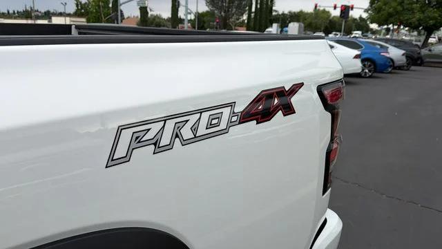 2025 Nissan Frontier Crew Cab PRO-4X 4x4