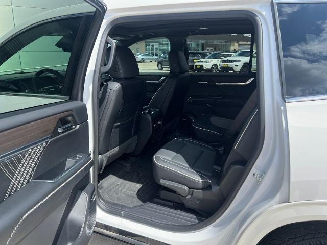 2024 GMC Acadia AWD Denali