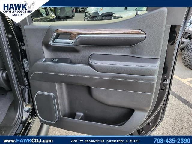 2022 Chevrolet Silverado 1500 4WD Crew Cab Short Bed RST
