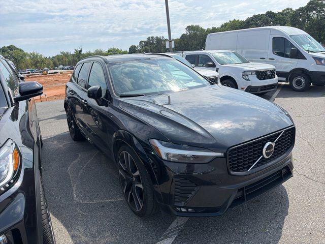 2024 Volvo XC60 B5 Ultimate Dark Theme