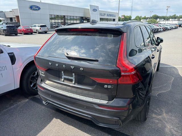 2024 Volvo XC60 B5 Ultimate Dark Theme