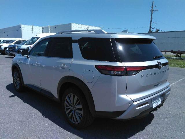 2025 Nissan Pathfinder SL FWD