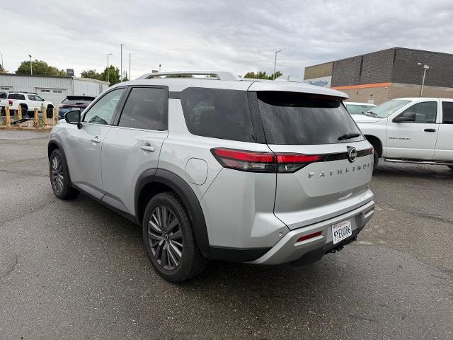 2025 Nissan Pathfinder SL FWD