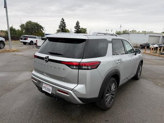 2025 Nissan Pathfinder SL FWD