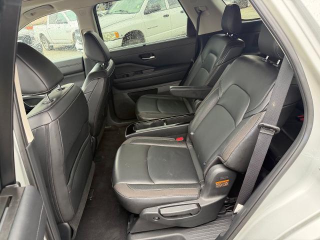 2025 Nissan Pathfinder SL FWD