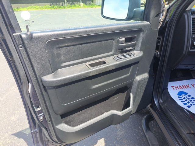 2017 Ram 1500 Express Quad Cab 4x4 6'4" Box