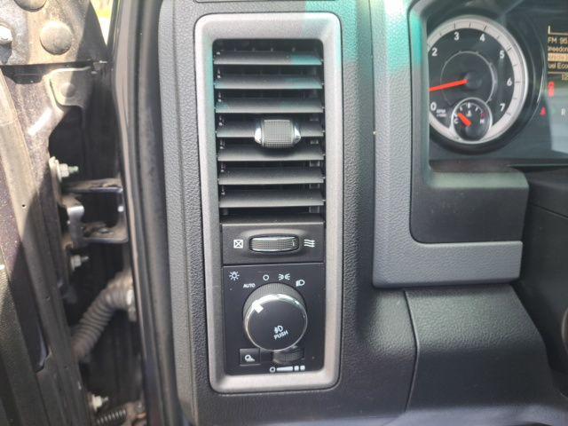 2017 Ram 1500 Express Quad Cab 4x4 6'4" Box