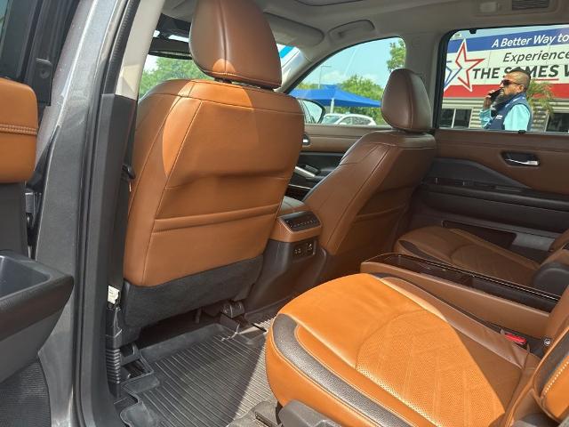 2022 Nissan Pathfinder Platinum 2WD