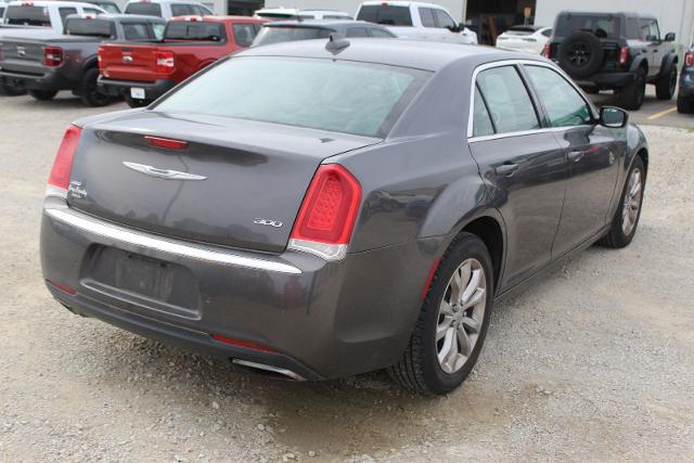 2015 Chrysler 300 Limited