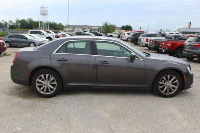 2015 Chrysler 300 Limited