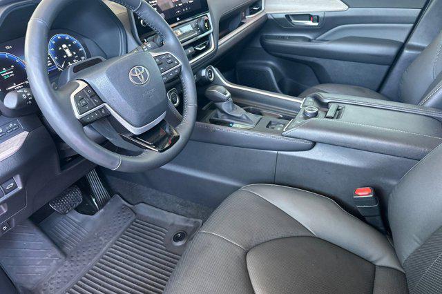 2025 Toyota Grand Highlander Platinum