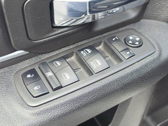 2024 Ram 1500 Classic Warlock Crew Cab 4x2 5'7" Box