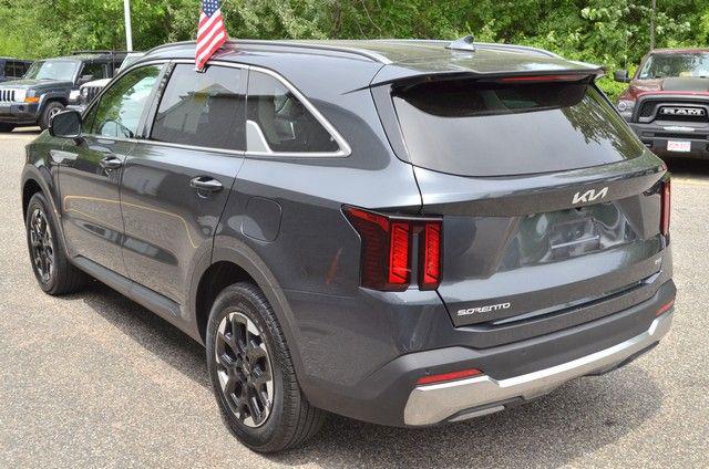 2024 Kia Sorento S