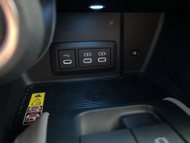 2023 Toyota Venza LE