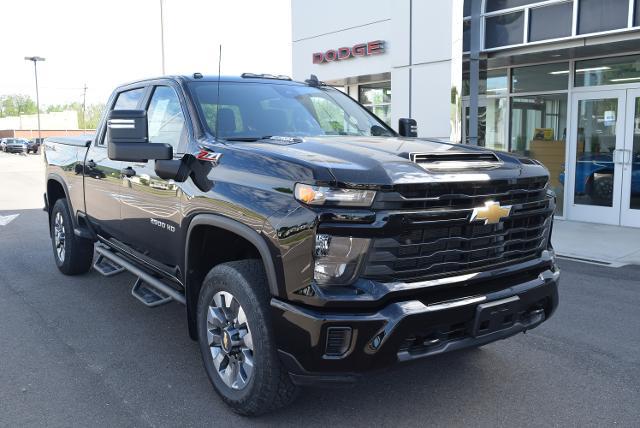 2024 Chevrolet Silverado 2500HD 4WD Crew Cab Standard Bed Custom