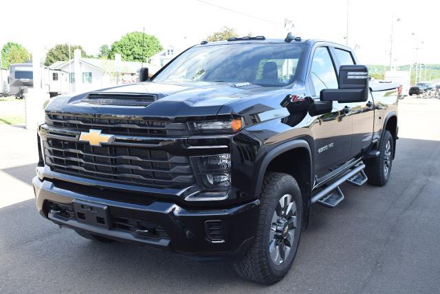 2024 Chevrolet Silverado 2500HD 4WD Crew Cab Standard Bed Custom