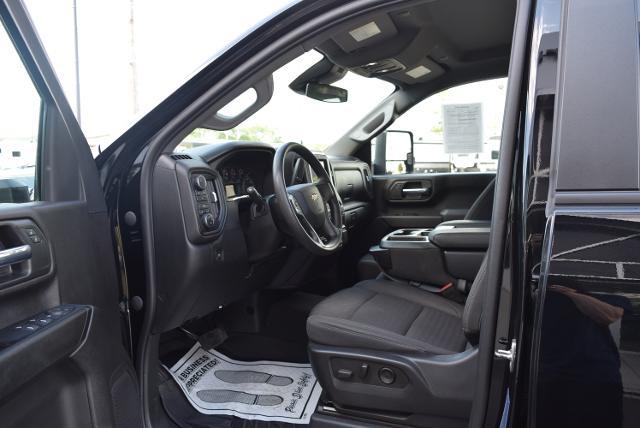 2024 Chevrolet Silverado 2500HD 4WD Crew Cab Standard Bed Custom