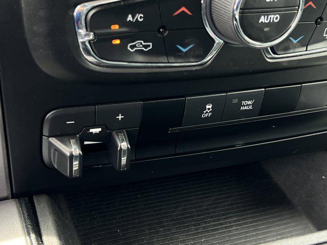 2023 Ram 1500 Classic SLT Crew Cab 4x2 5'7" Box