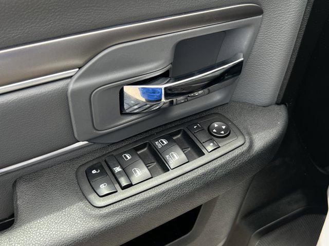 2023 Ram 1500 Classic SLT Crew Cab 4x2 5'7" Box