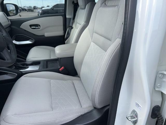 2025 Nissan Frontier Crew Cab Long Bed SV 4x4