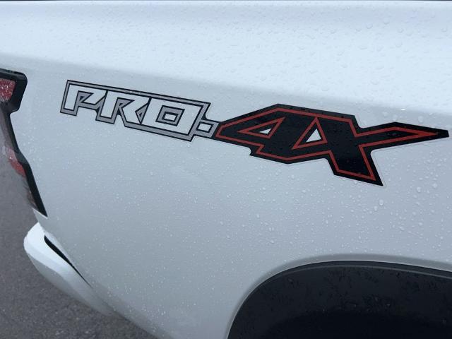 2025 Nissan Frontier Crew Cab PRO-4X 4x4
