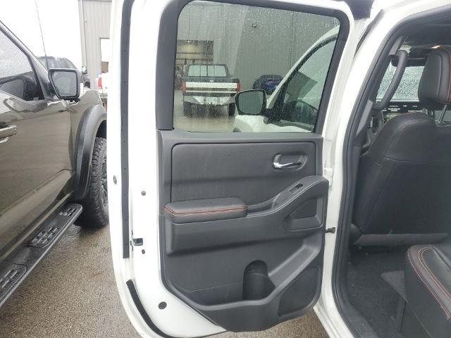 2025 Nissan Frontier Crew Cab PRO-4X 4x4