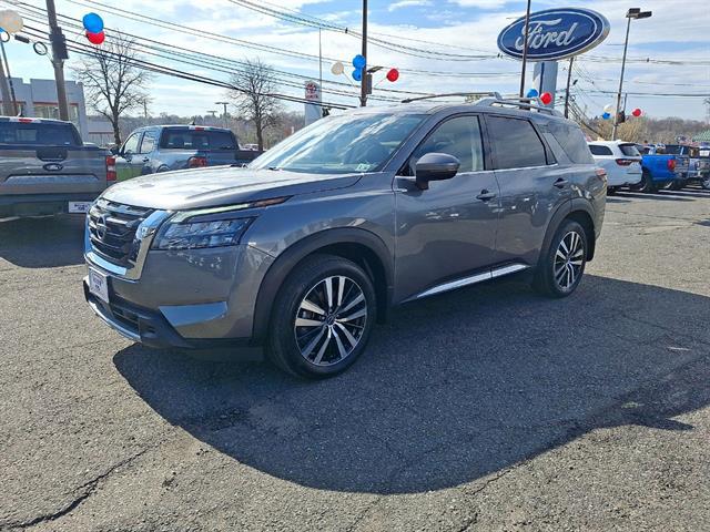 2025 Nissan Pathfinder Platinum 4WD