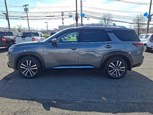 2025 Nissan Pathfinder Platinum 4WD