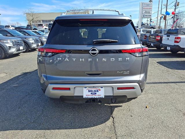 2025 Nissan Pathfinder Platinum 4WD