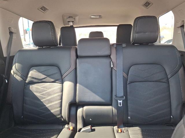 2025 Nissan Pathfinder Platinum 4WD