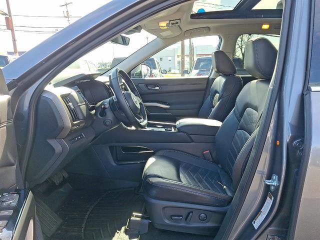 2025 Nissan Pathfinder Platinum 4WD