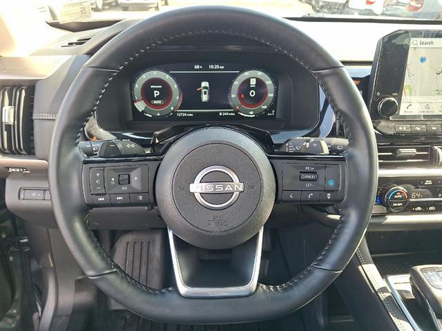 2025 Nissan Pathfinder Platinum 4WD