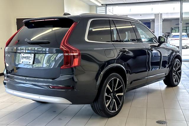 2022 Volvo XC90 T6 Momentum 7 Passenger