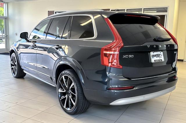 2022 Volvo XC90 T6 Momentum 7 Passenger