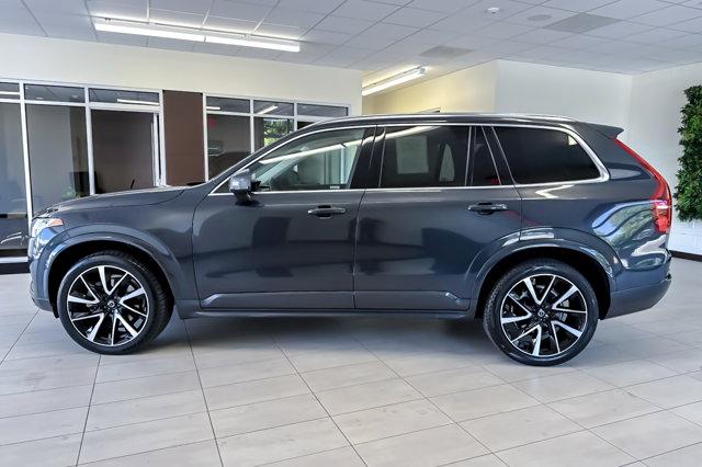 2022 Volvo XC90 T6 Momentum 7 Passenger