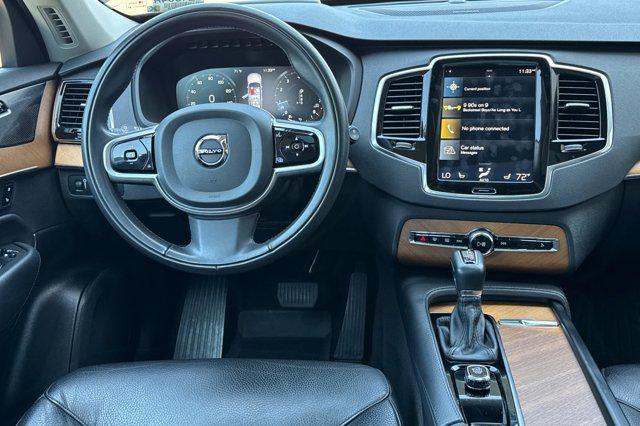 2022 Volvo XC90 T6 Momentum 7 Passenger