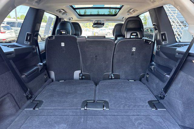 2022 Volvo XC90 T6 Momentum 7 Passenger