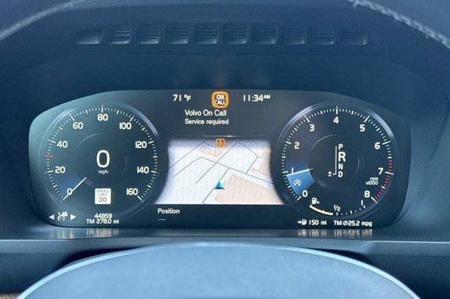 2022 Volvo XC90 T6 Momentum 7 Passenger