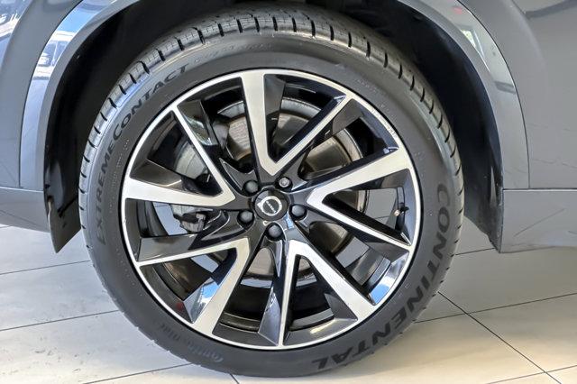 2022 Volvo XC90 T6 Momentum 7 Passenger
