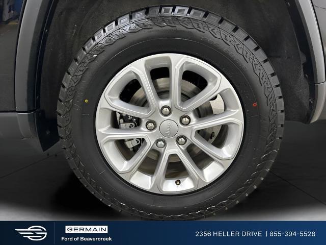 2022 Jeep Grand Cherokee Laredo X 4x4