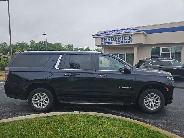 2023 Chevrolet Suburban 4WD LS