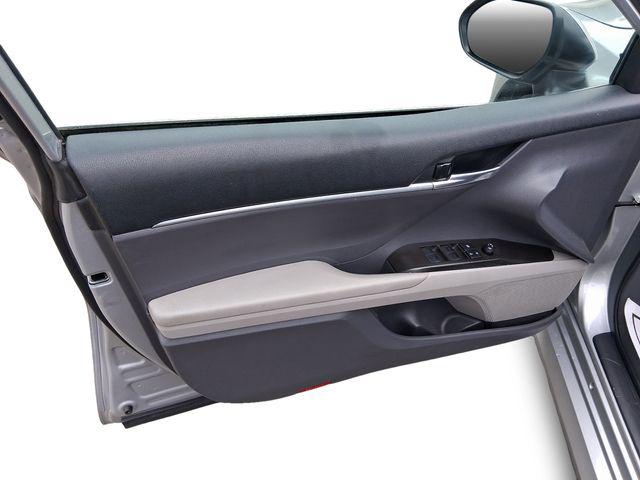 2022 Toyota Camry LE Hybrid