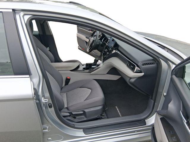 2022 Toyota Camry LE Hybrid