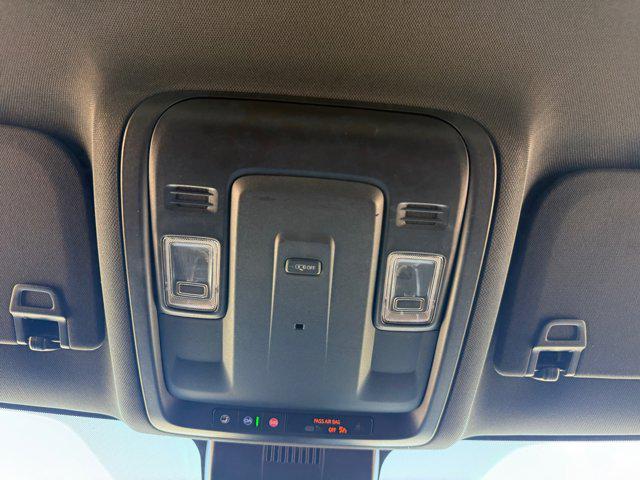 2023 Chevrolet Suburban 2WD LS